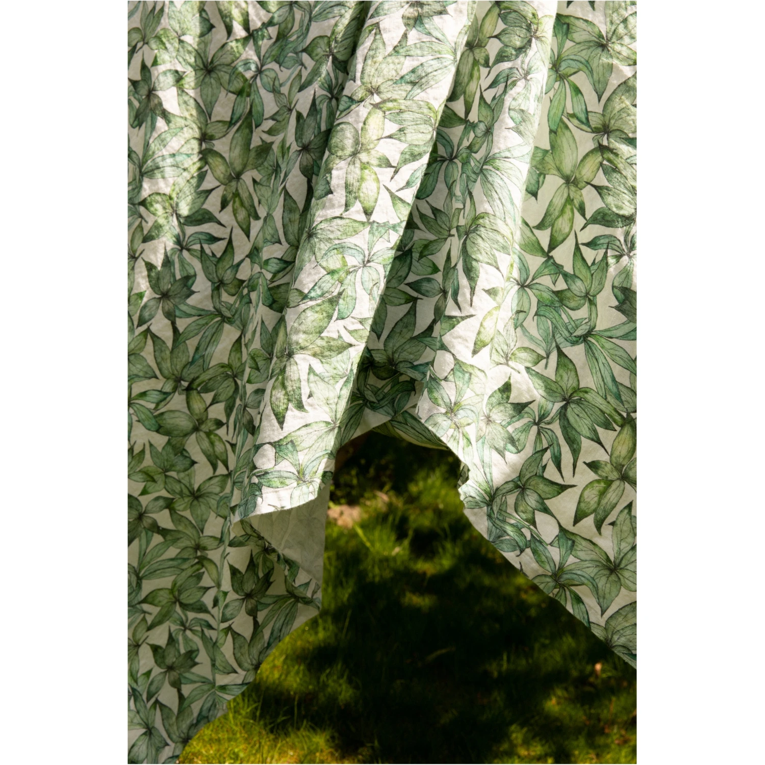 Bertioli By Thyme Hellebore Leaves Linen Table Cloth Table Linens 4 Bertioli By Thyme Hellebore Leaves Linen Table Cloth Table Linens