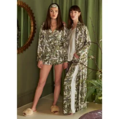 Bertioli By Thyme Silk Robe In Fern Silkwear