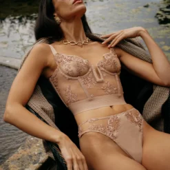 Coutille Accessories Scoop Back Bustini In Oat